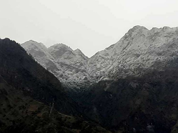 बर्षाका कारण सुदूर पहाडमा चिसो बढ्यो, दार्चुलाको हिमाली क्षेत्रमा हिमपात 